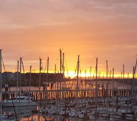Huswell - Luxury Penthouse At The Port With Parking *